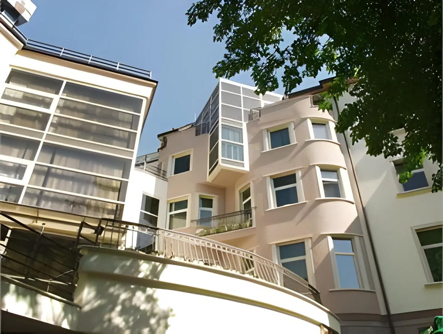 Art 'Otel EXTERIOR