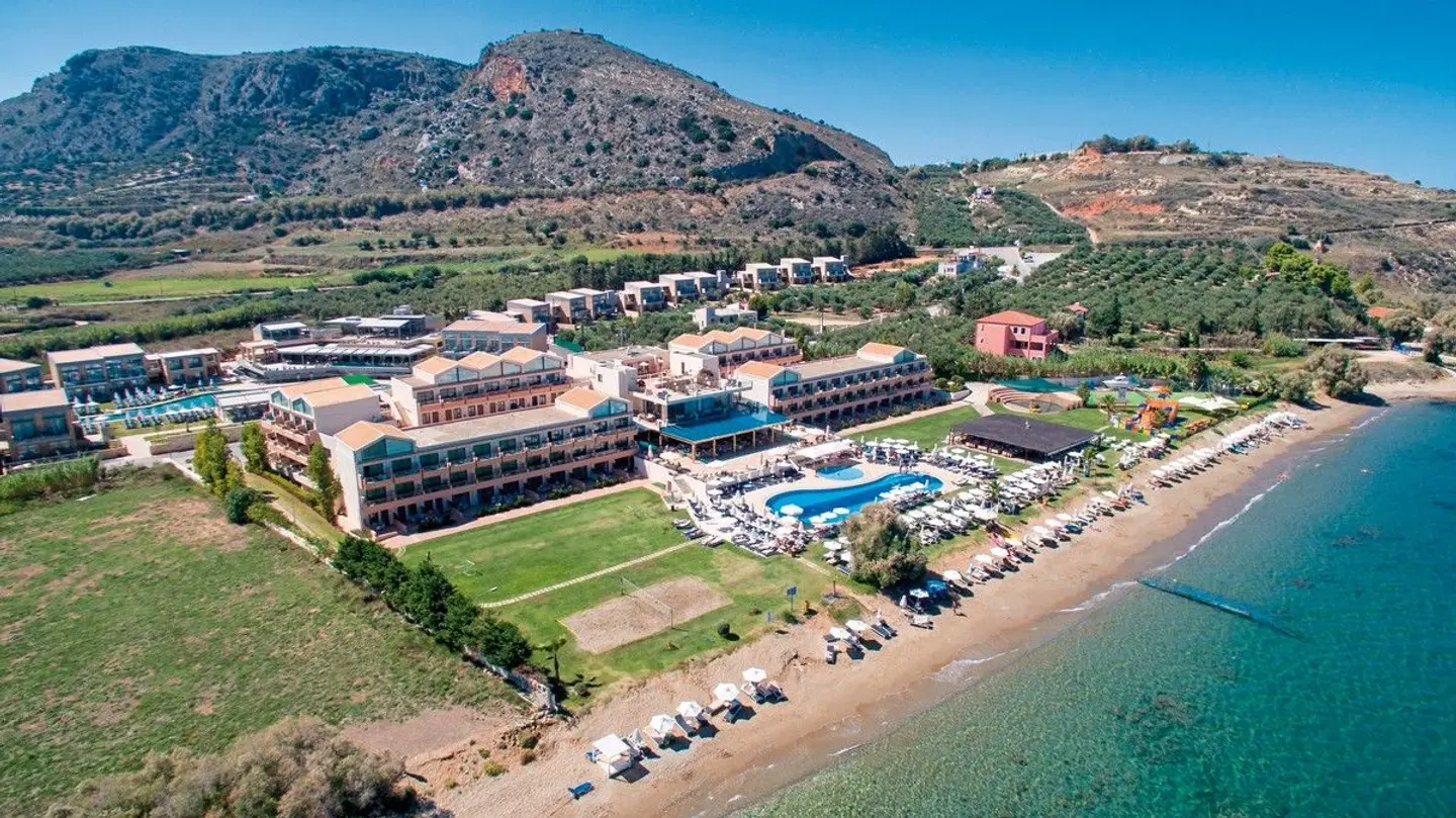 Kiani Beach Resort EXTERIOR