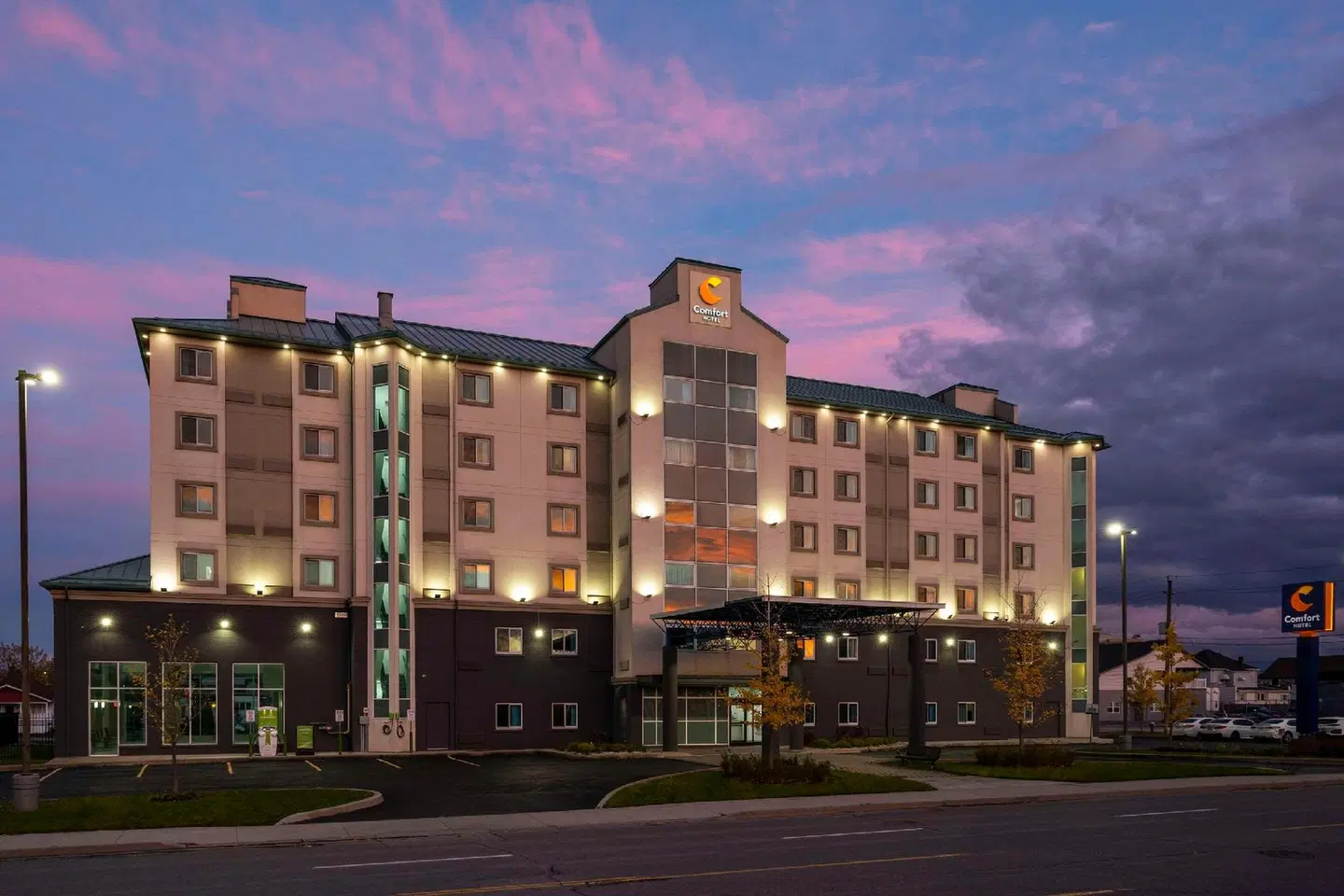 MOTEL 6 NIAGARA FALLS EXTERIOR