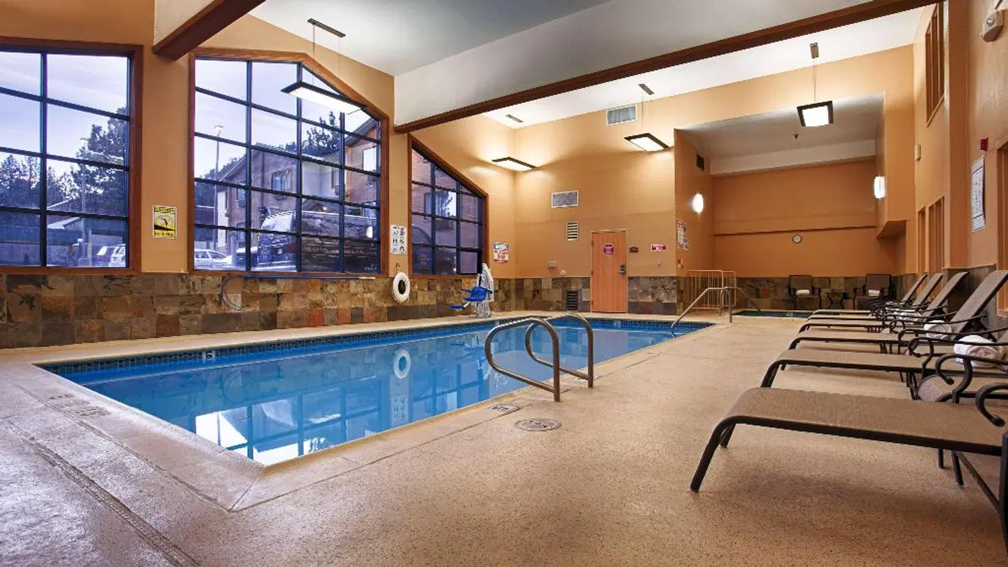 Best Western Plus High Sierra Hotel Hallenbad