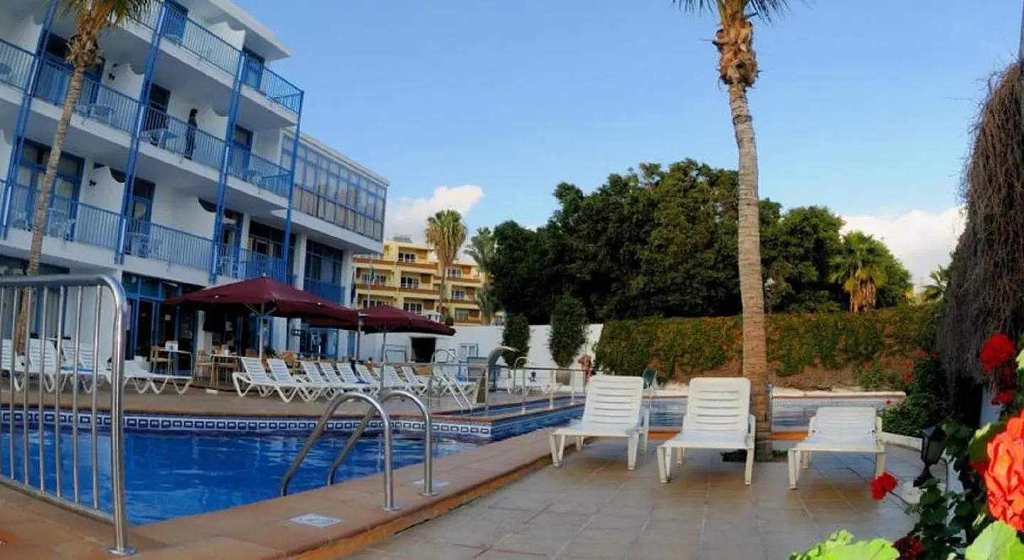 Costa Volcan Apartments OUTDOOR_POOL