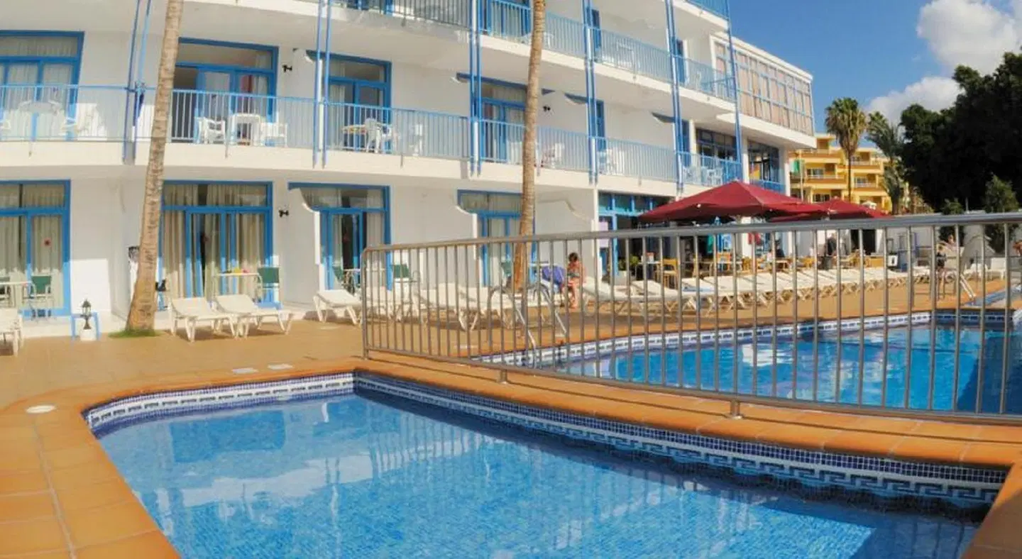 Costa Volcan Apartments OUTDOOR_POOL