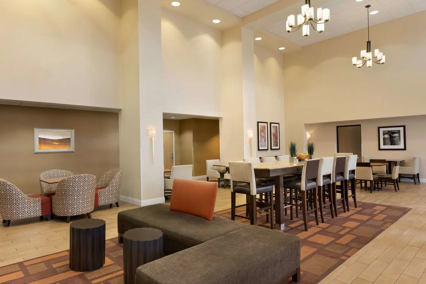 Hampton Inn & Suites Largo Bar