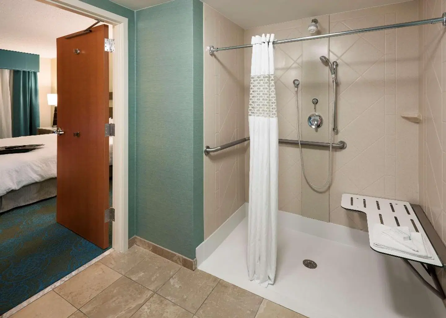 Hampton Inn & Suites St. Louis at Forest Park Badezimmer