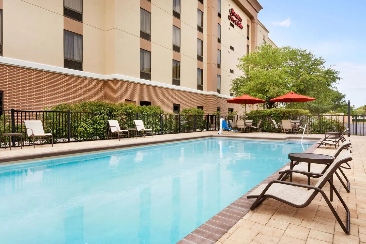 Hampton Inn & Suites Largo OUTDOOR_POOL