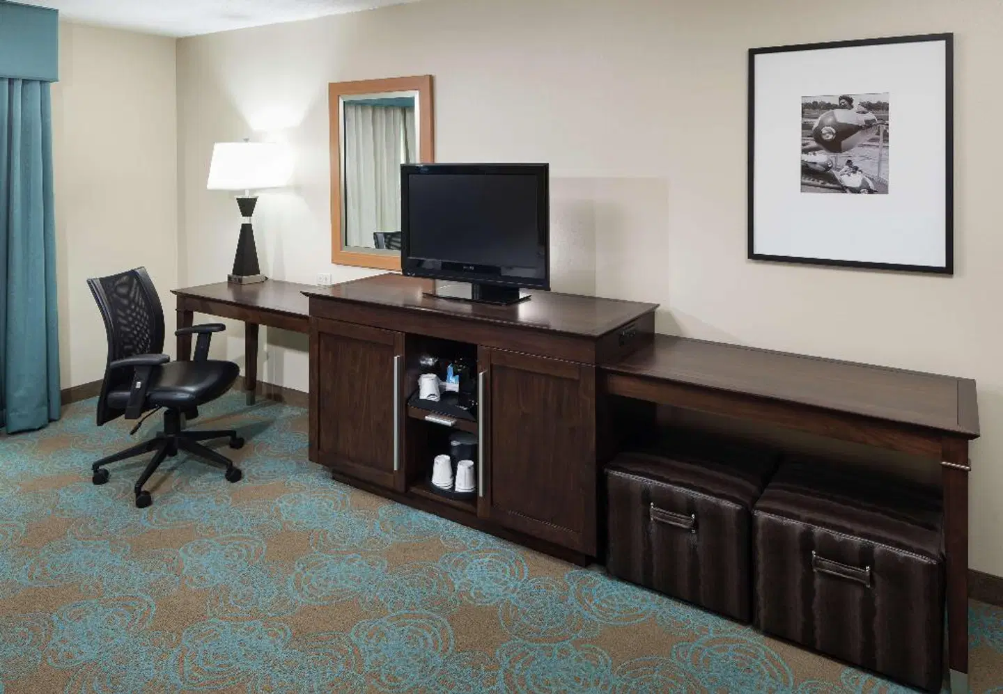 Hampton Inn & Suites St. Louis at Forest Park ROOM_EXAMPLE