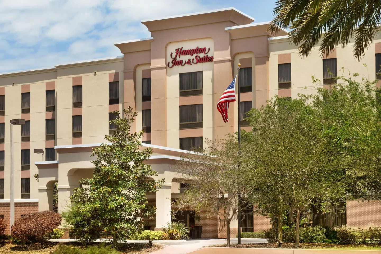 Hampton Inn & Suites Largo EXTERIOR