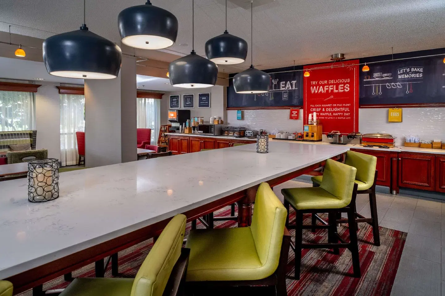 Hampton Inn Charleston-Downtown Bar