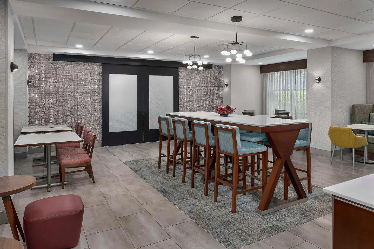 Hampton Inn Birmingham I-65/Lakeshore Drive Bar