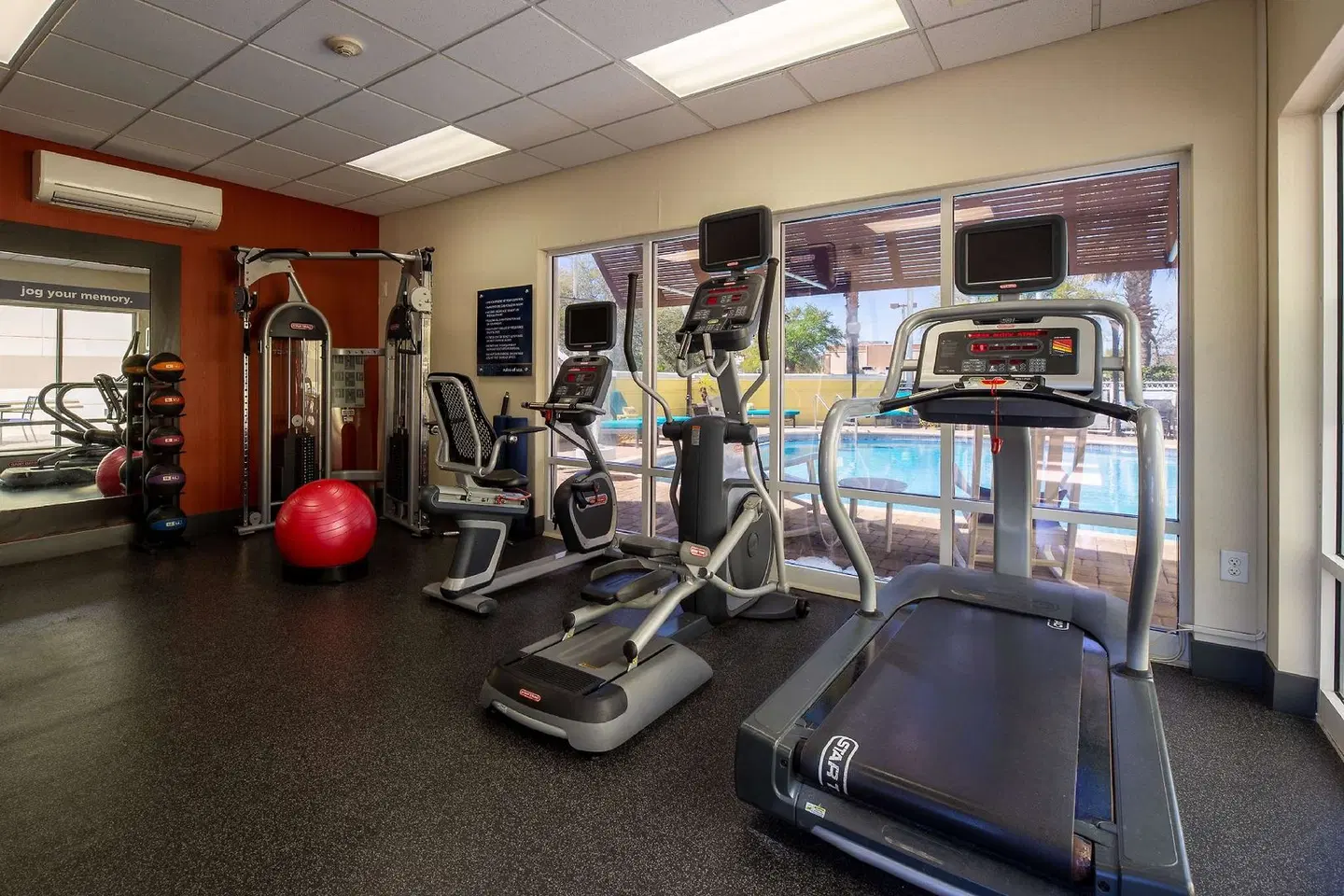 Hampton Inn & Suites Jacksonville Deerwood Park SPORTS_AND_LEISURE