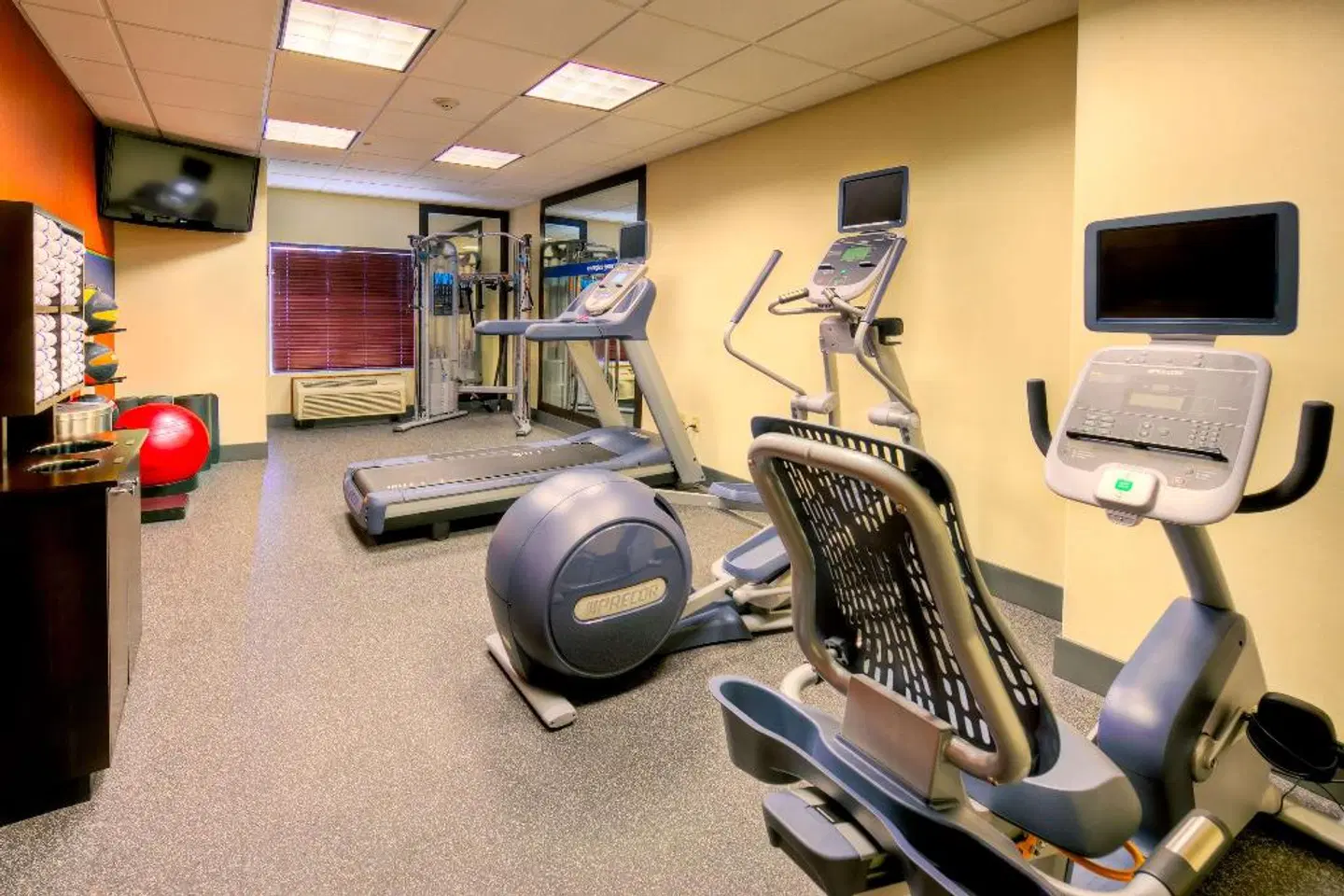 Hampton Inn & Suites Palmdale SPORTS_AND_LEISURE