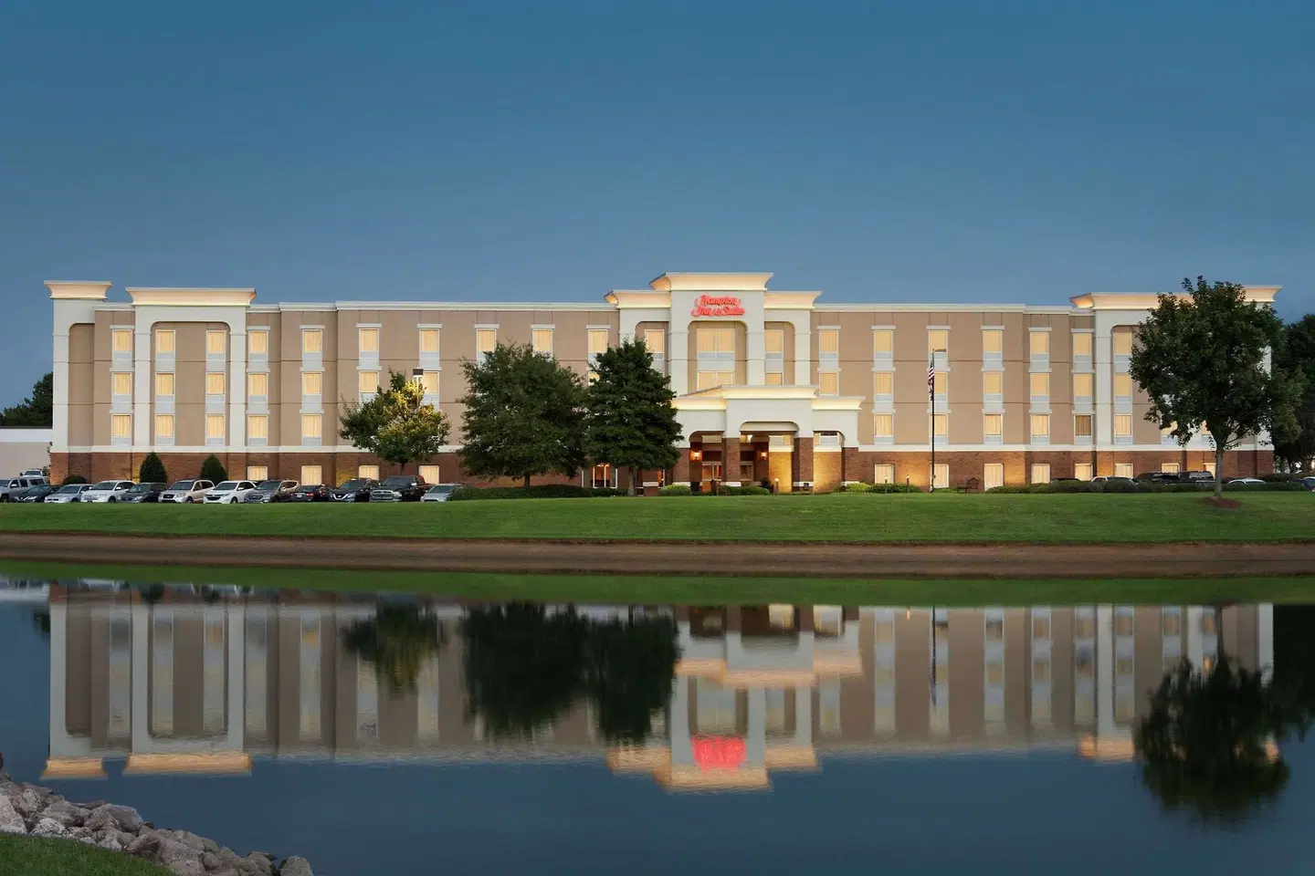 Hampton Inn & Suites Montgomery-EastChase EXTERIOR