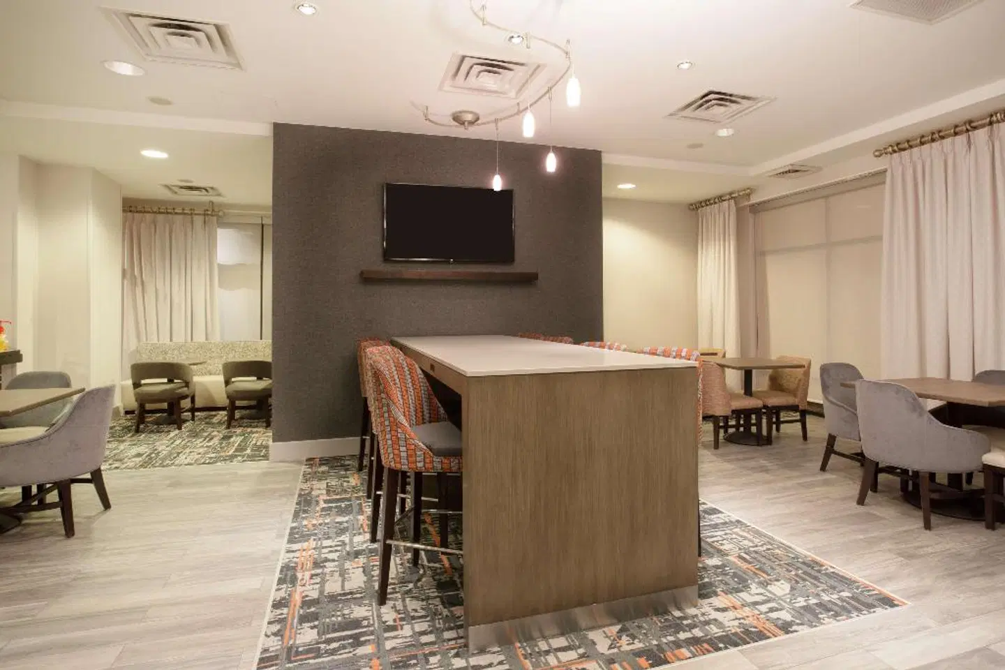 Hampton Inn & Suites Denver-Downtown Bar