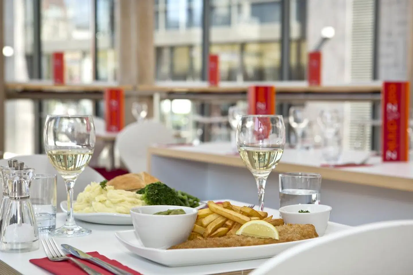 Four Points Flex by Sheraton Cardiff Restaurant