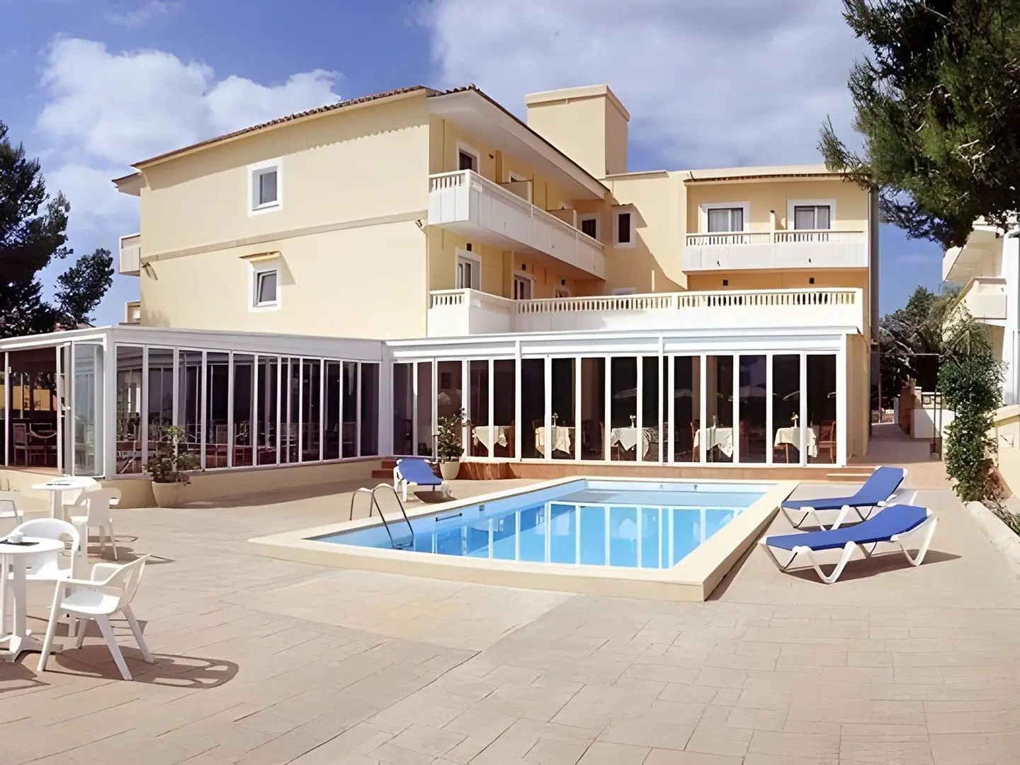 Bluewater OUTDOOR_POOL