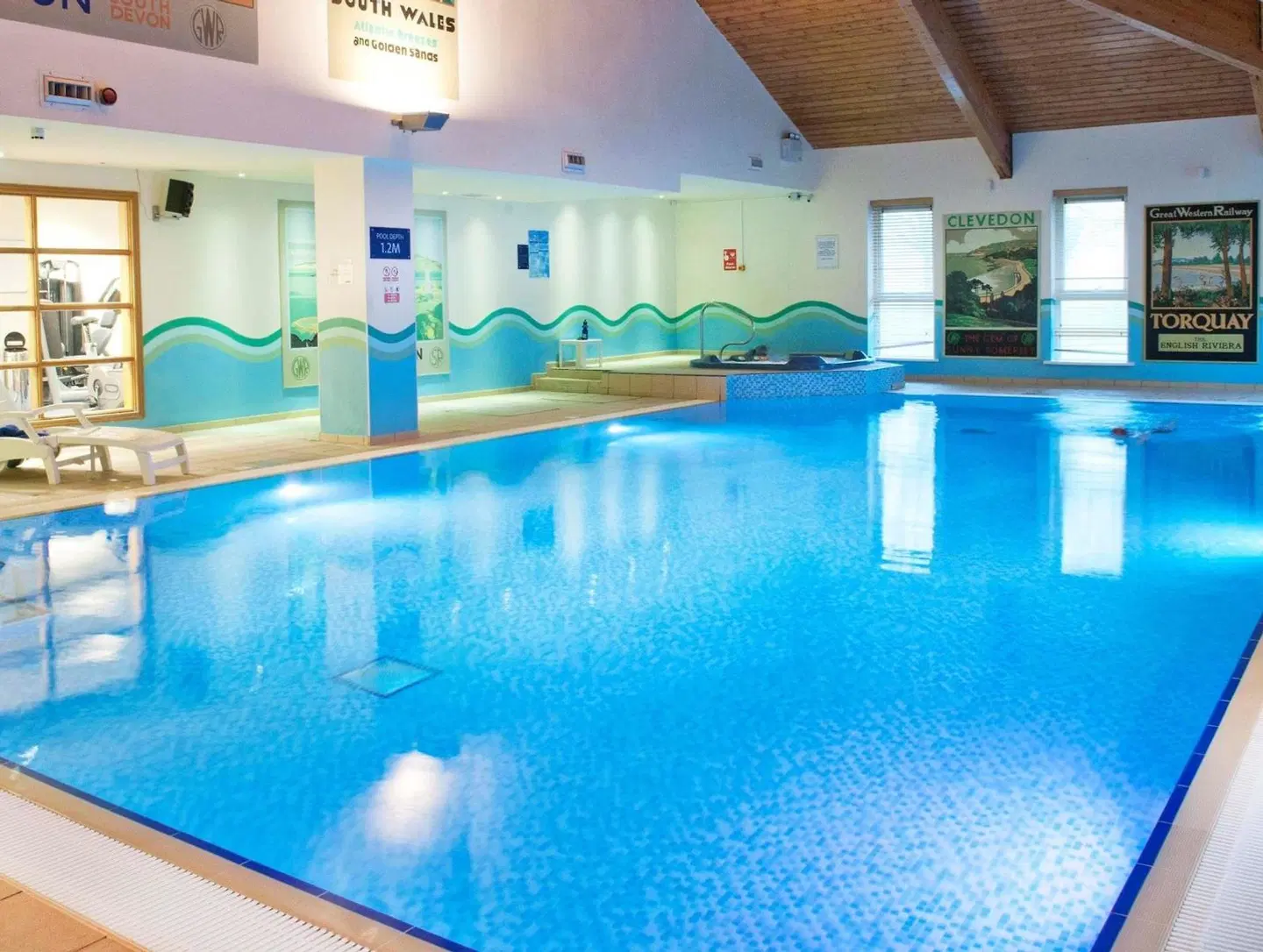 Alexandra House Hallenbad