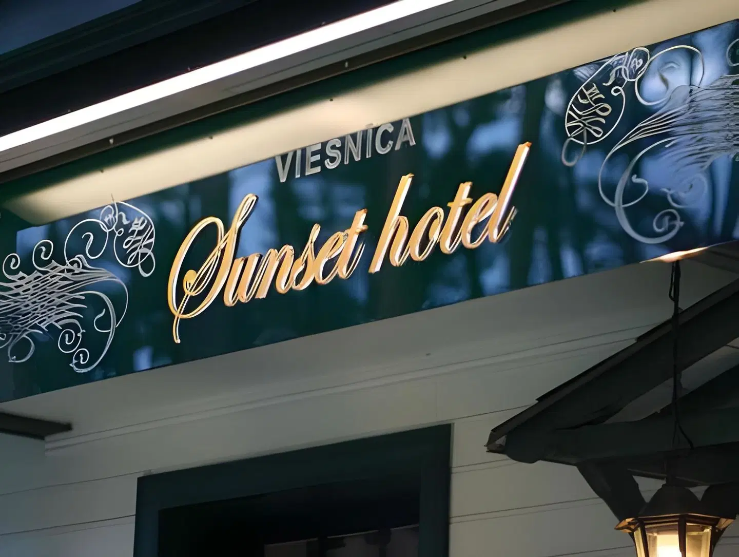 Sunset Hotel EXTERIOR