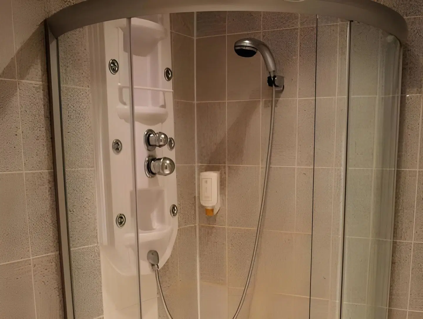Sunset Hotel Badezimmer
