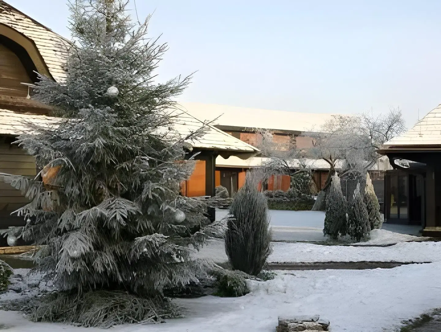 Aparjods EXTERIOR