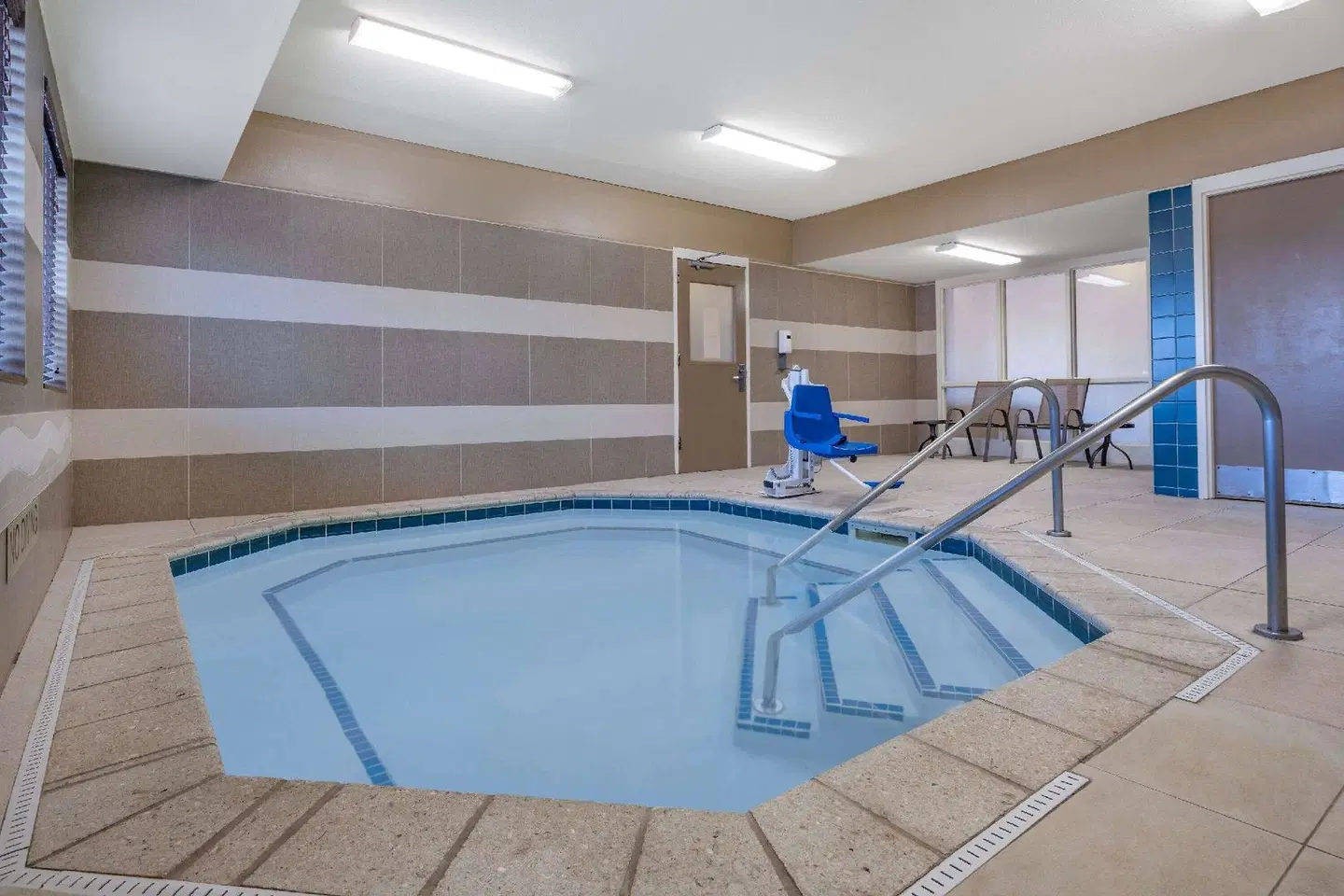 Hawthorn Suites by Wyndham Williston Hallenbad