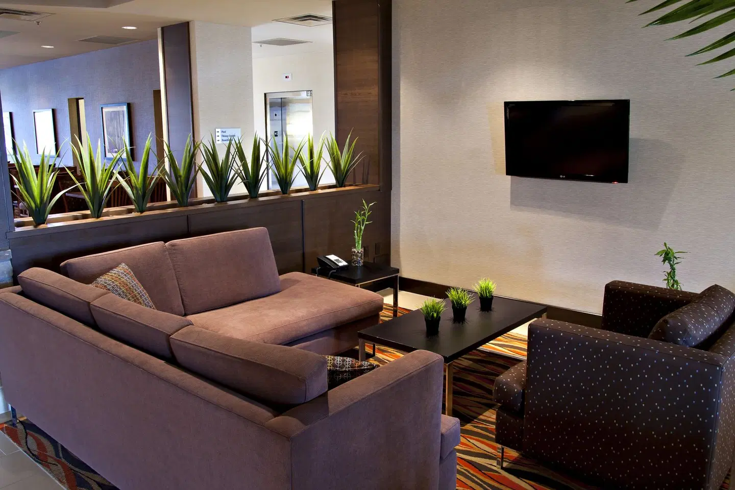 Holiday Inn Express Pembroke by IHG LOUNGE_LOBBY