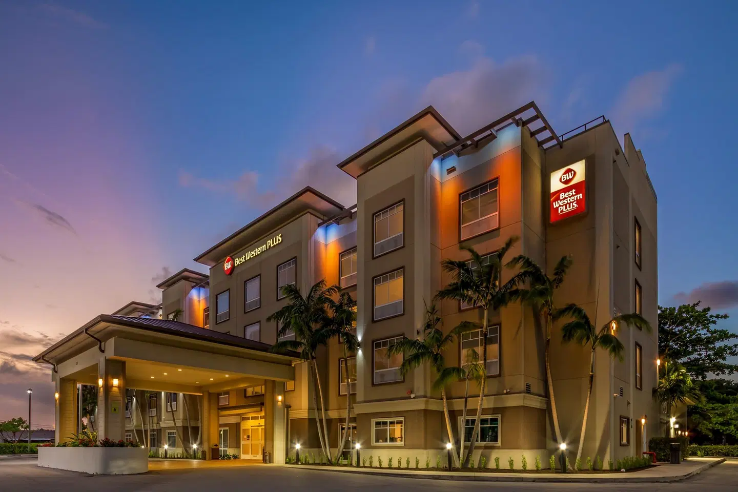 Best Western Plus Miami Airport North Hotel & Suites EXTERIOR
