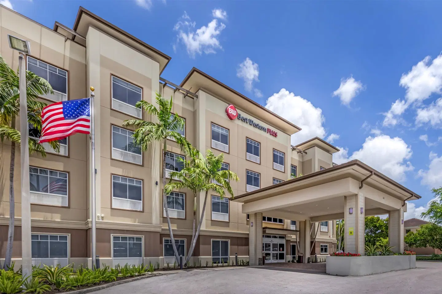 Best Western Plus Miami Airport North Hotel & Suites EXTERIOR