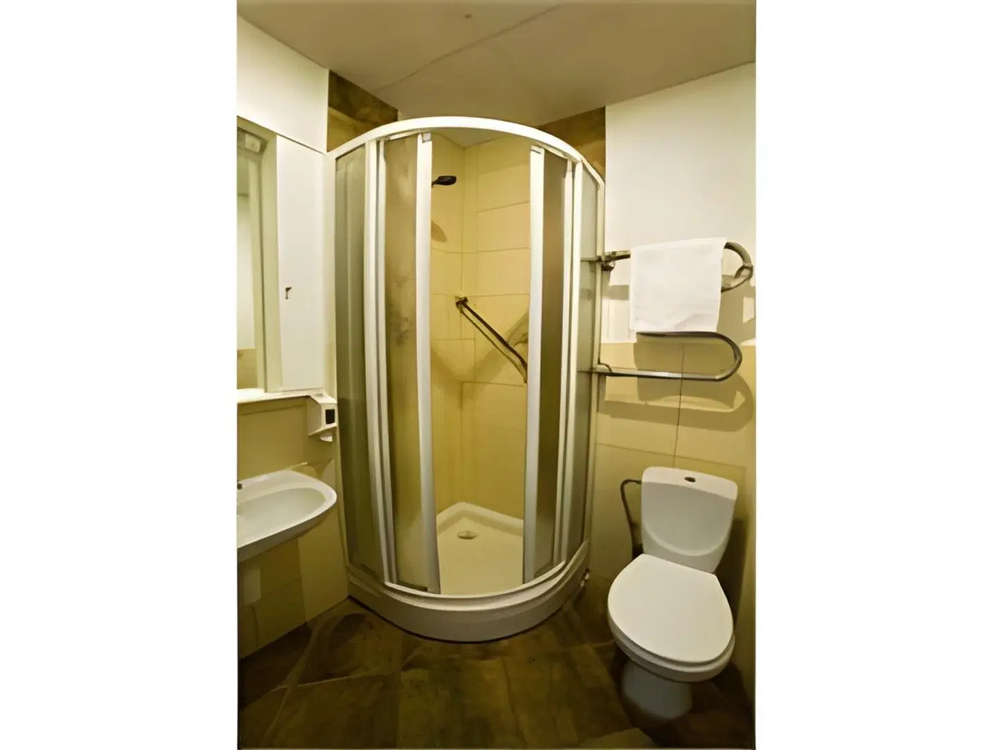 Zemgale Hotel Jelgava Badezimmer