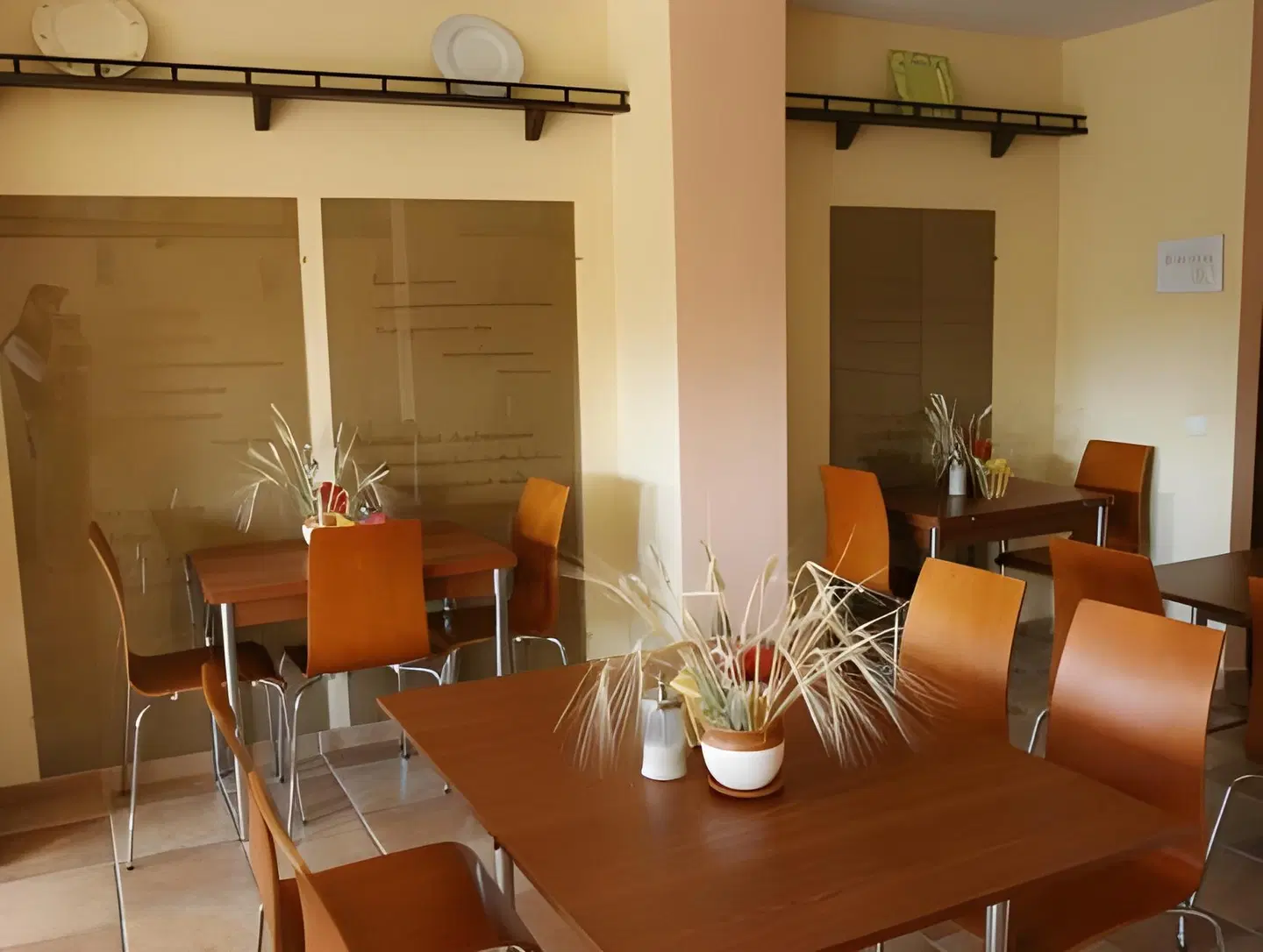Pervaza Hotel Restaurant