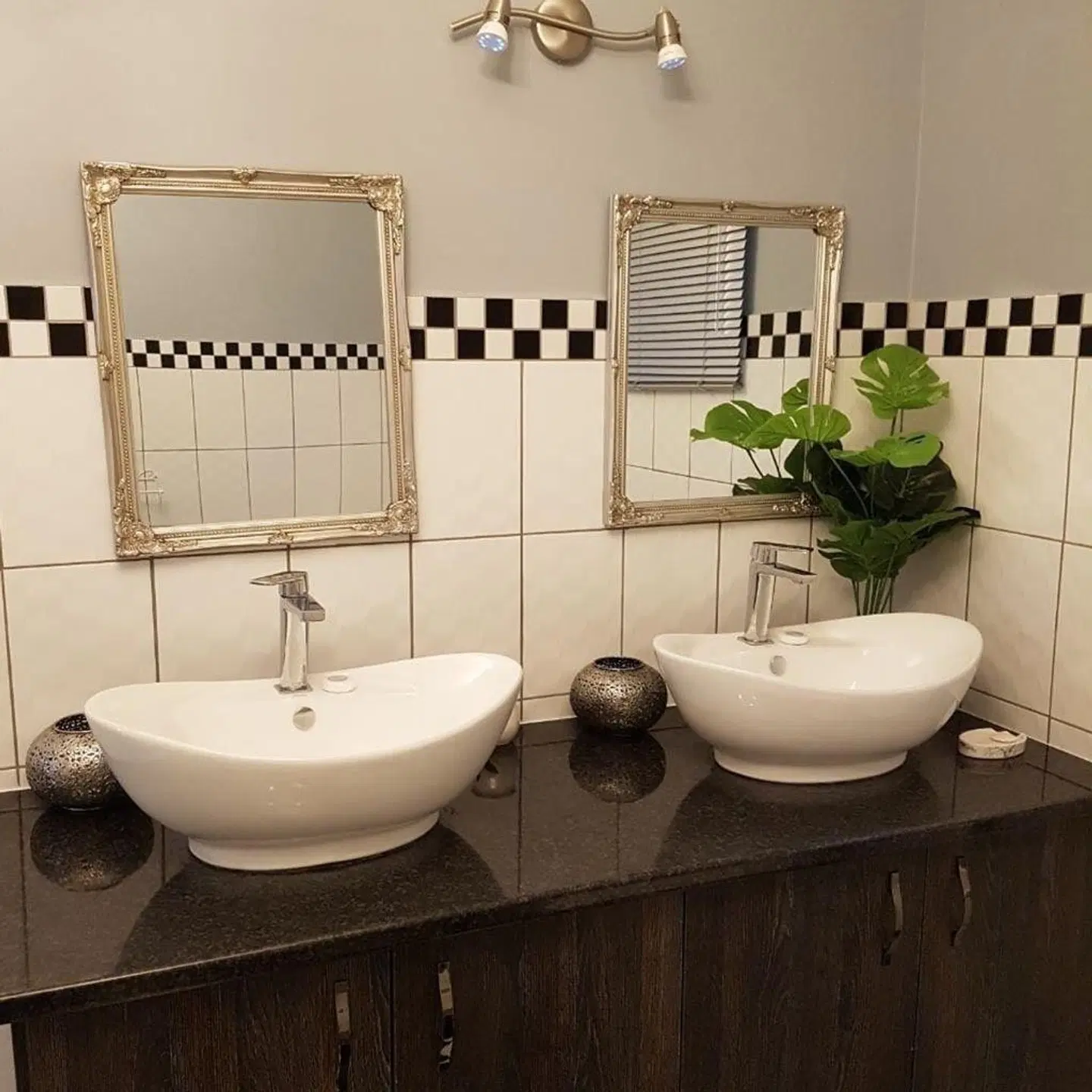 Graceland Guest House Badezimmer