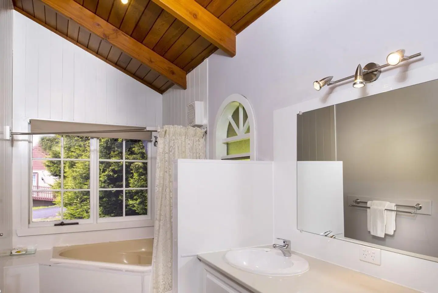 Aspect Tamar Valley Resort Badezimmer