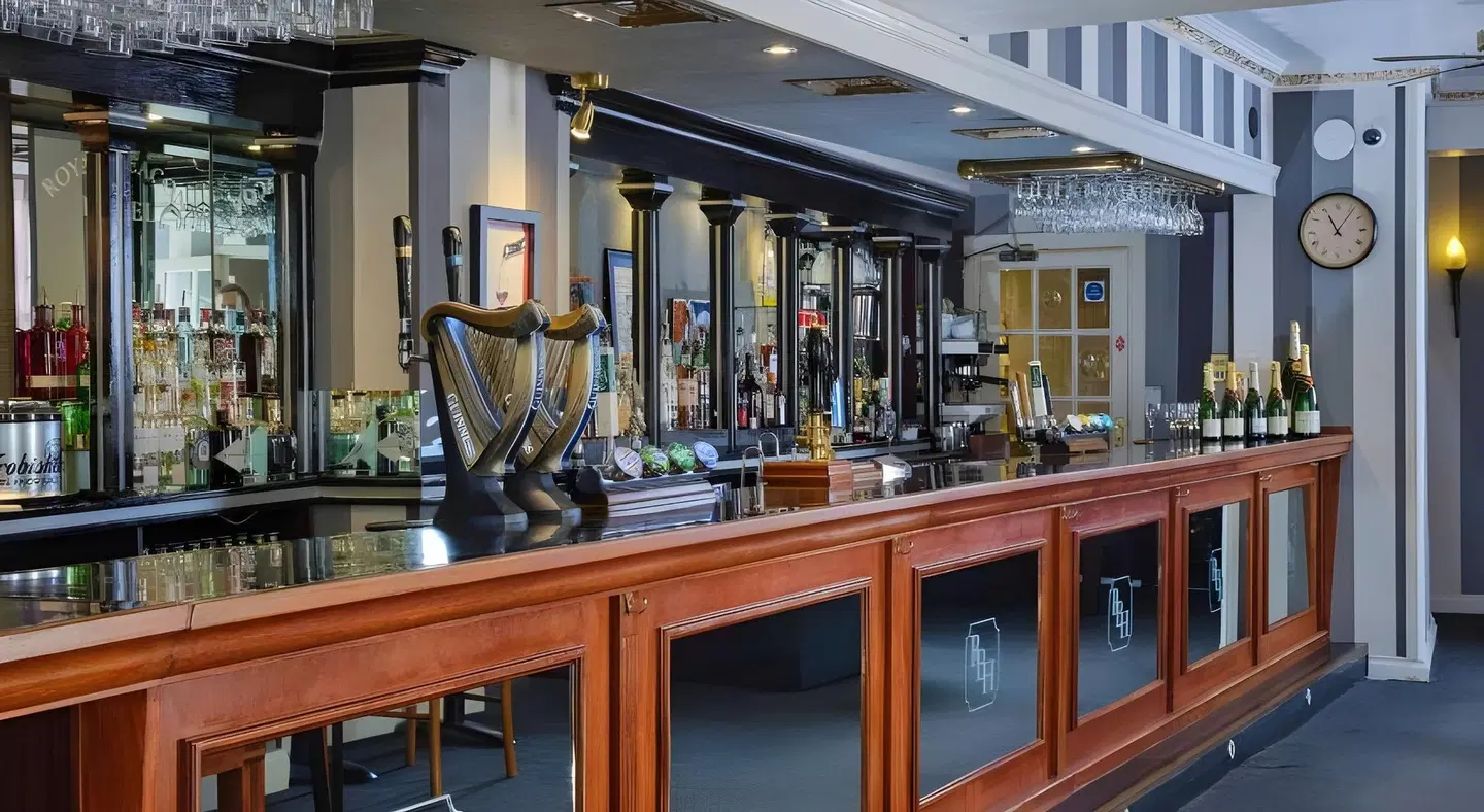 Royal Beacon Hotel Bar