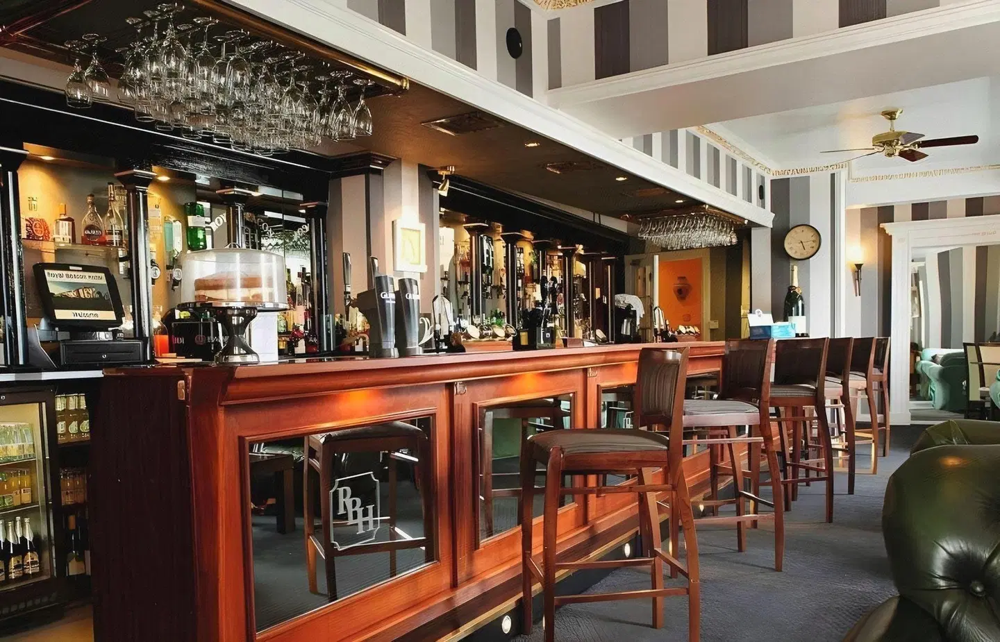 Royal Beacon Hotel Bar