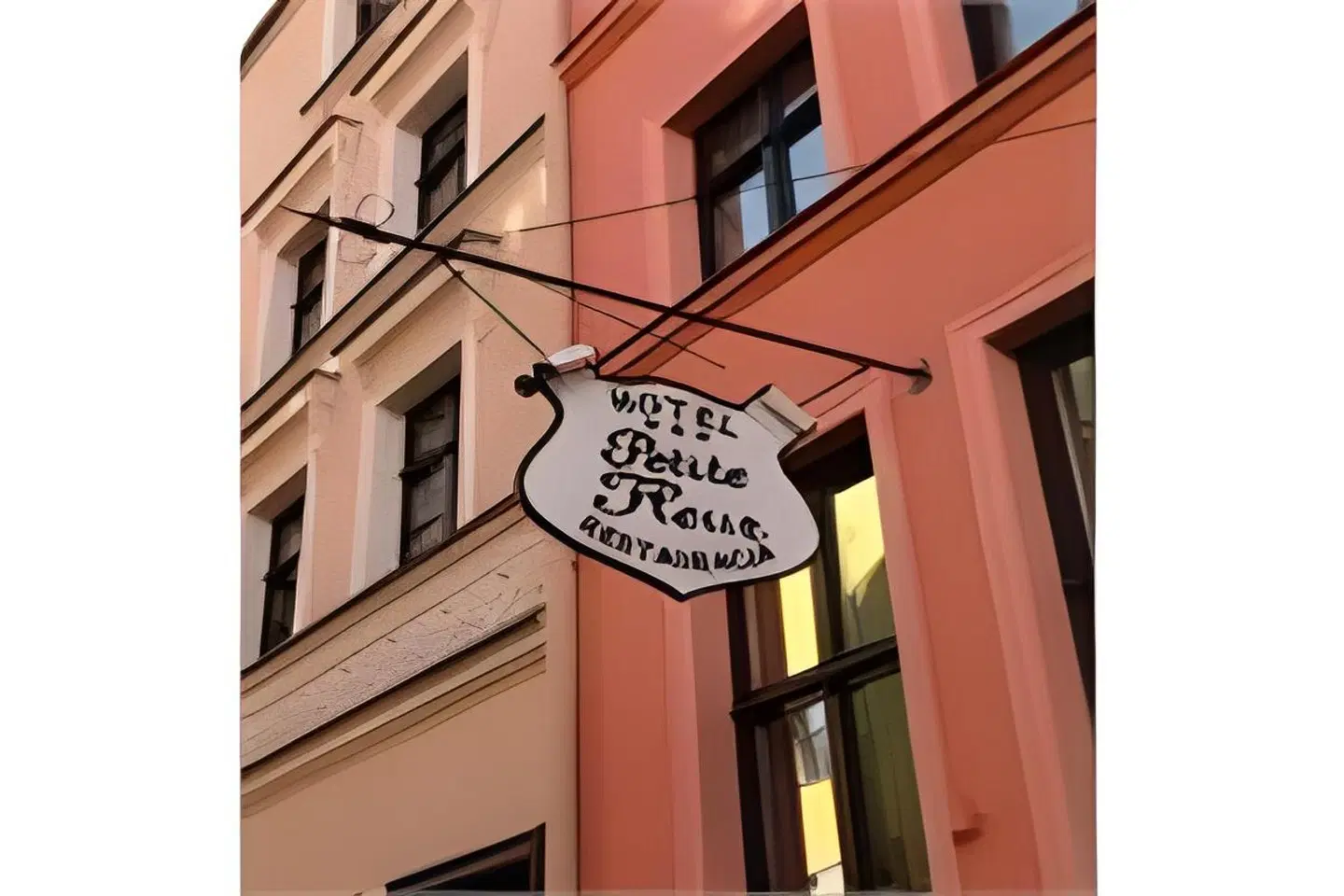 Petite Fleur EXTERIOR