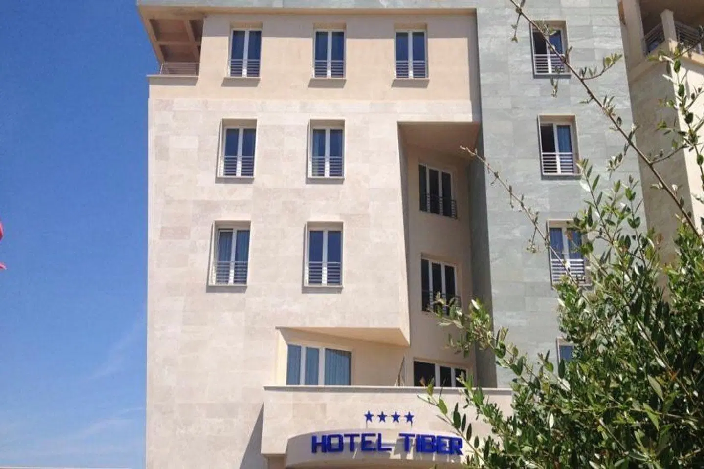 Hotel Tiber EXTERIOR