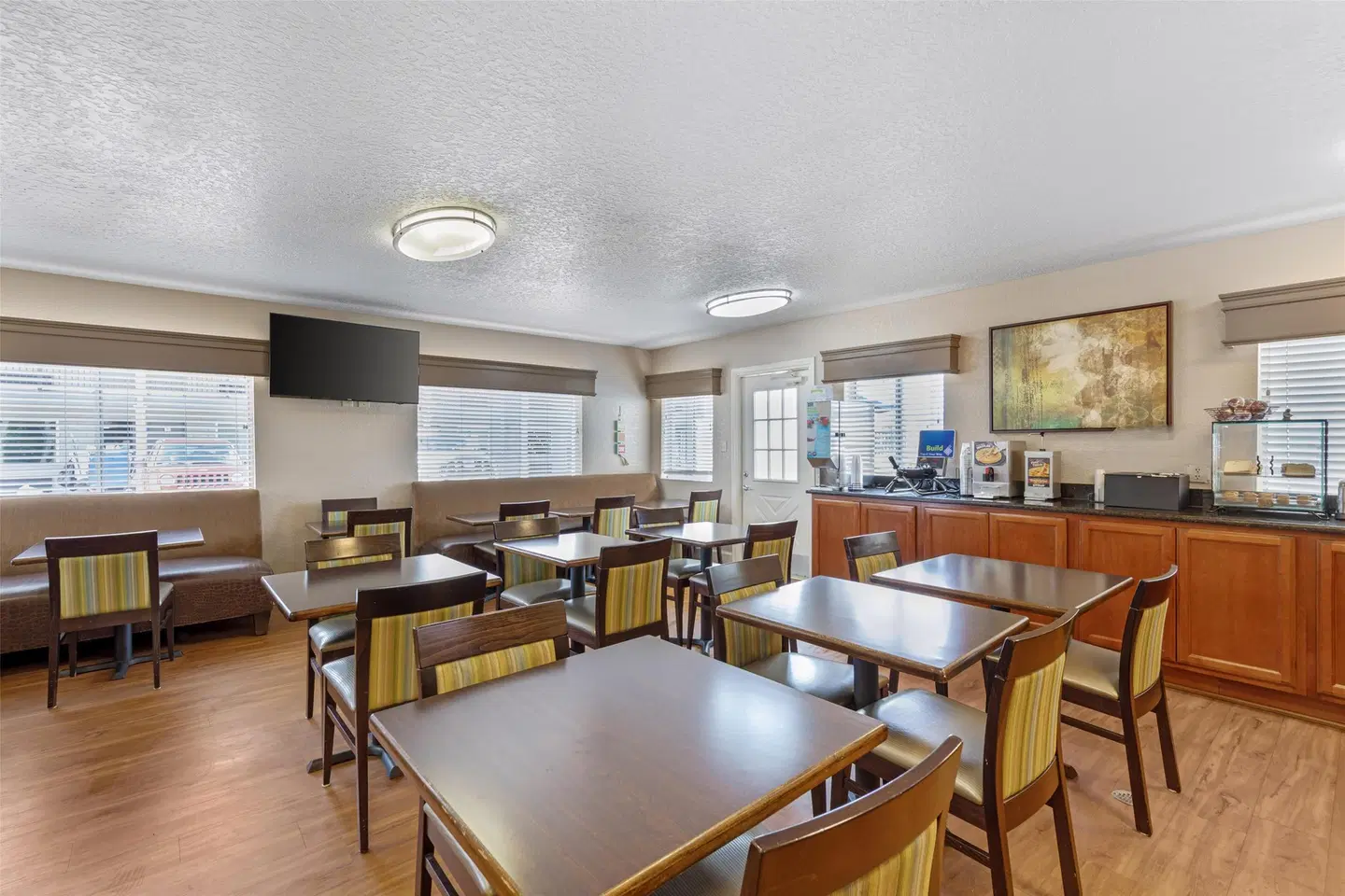 The Best Western Space Shuttle Bar