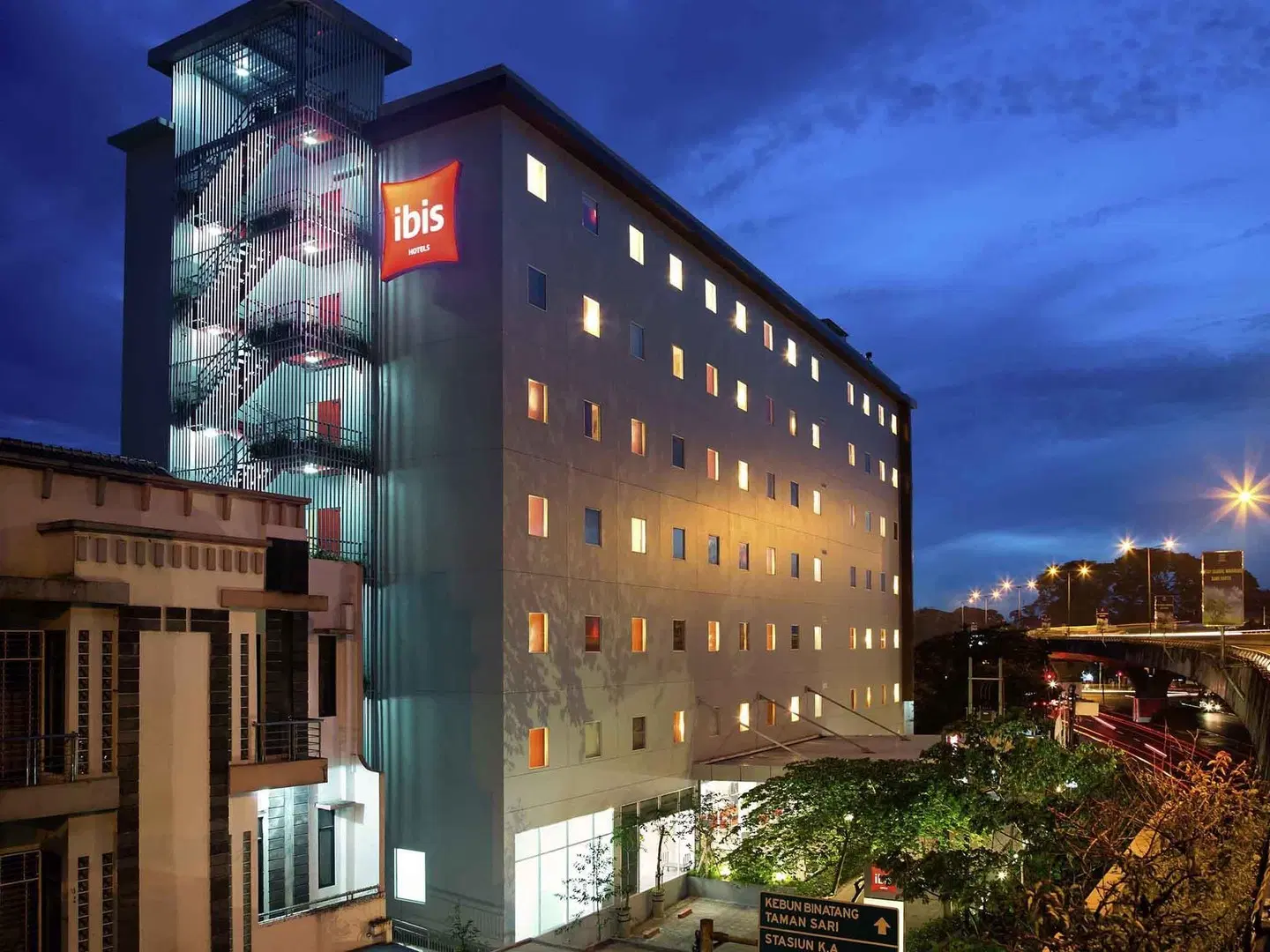 ibis Bandung Pasteur EXTERIOR