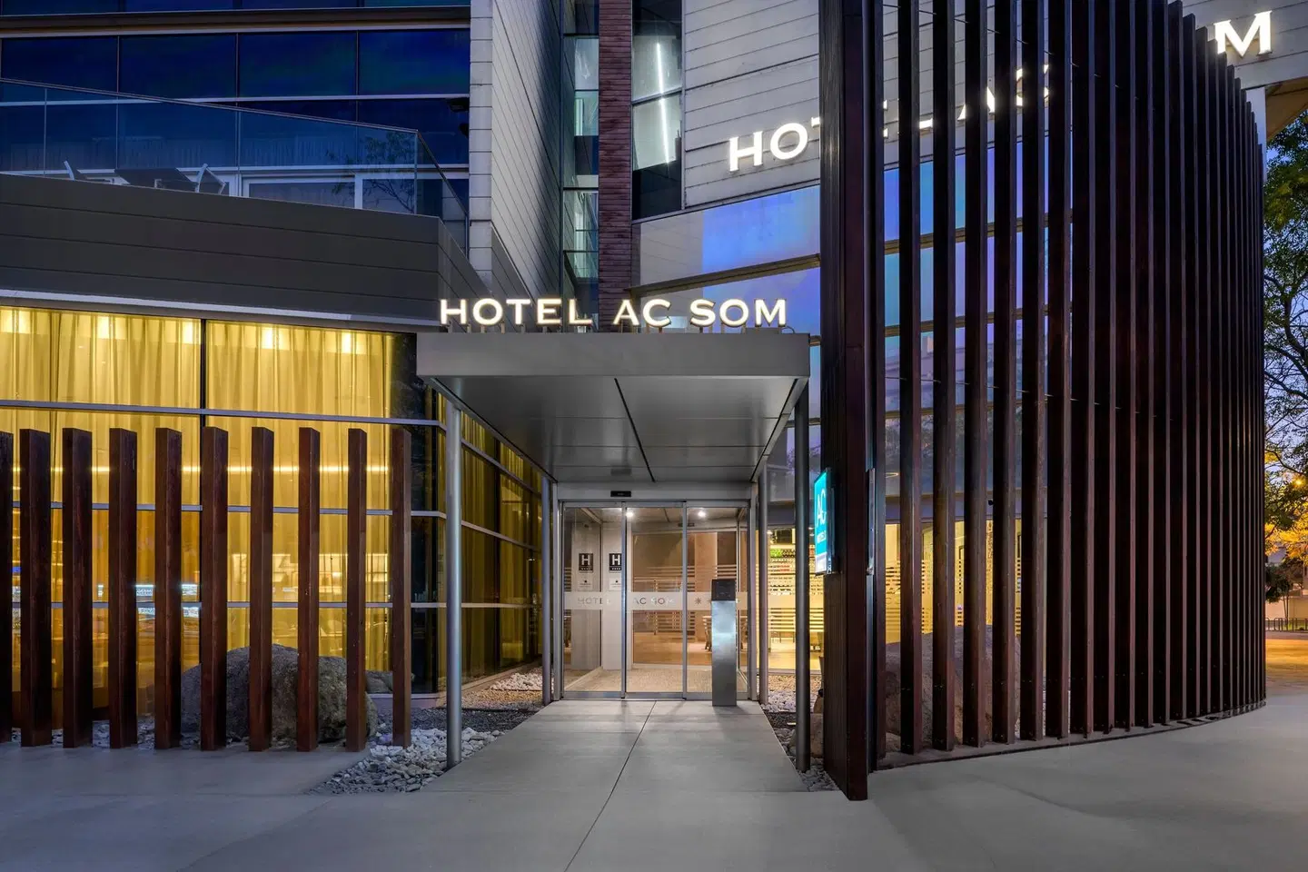 AC Hotel by Marriott Som EXTERIOR