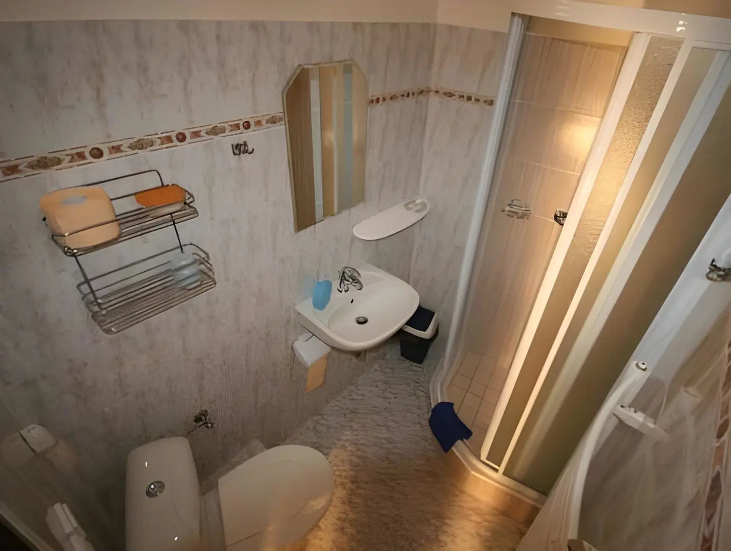 H+M Penzion Badezimmer