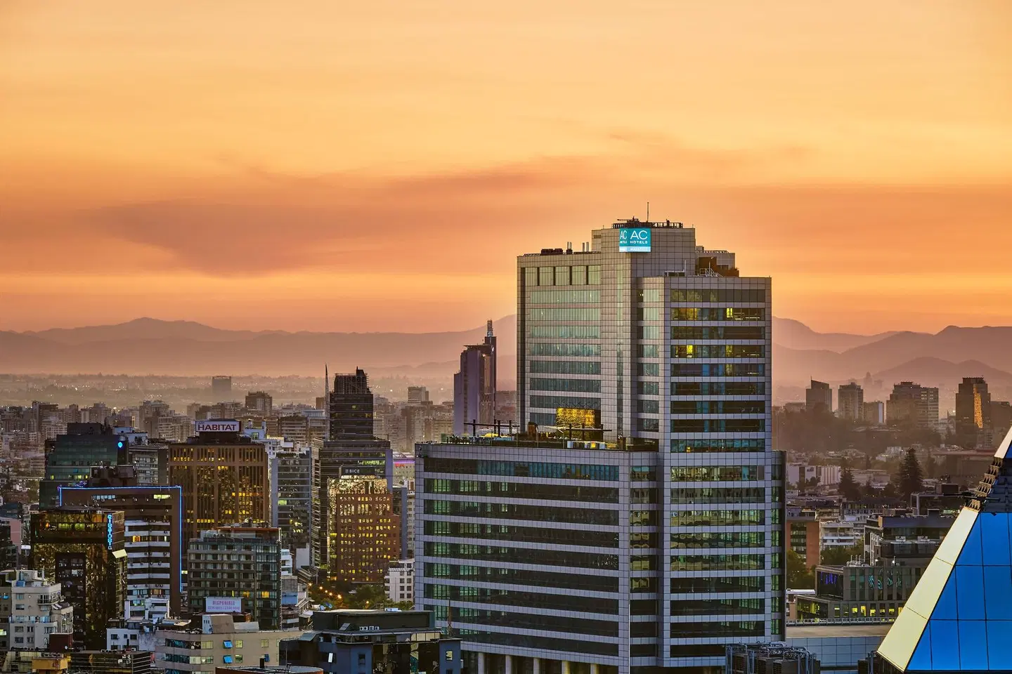 AC Hotel by Marriott Santiago Costanera Center EXTERIOR