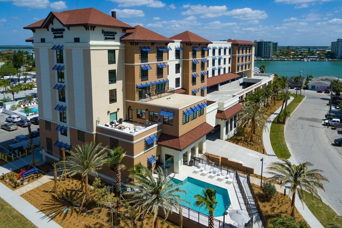 Fairfield by Marriott Inn & Suites Clearwater Beach EXTERIOR