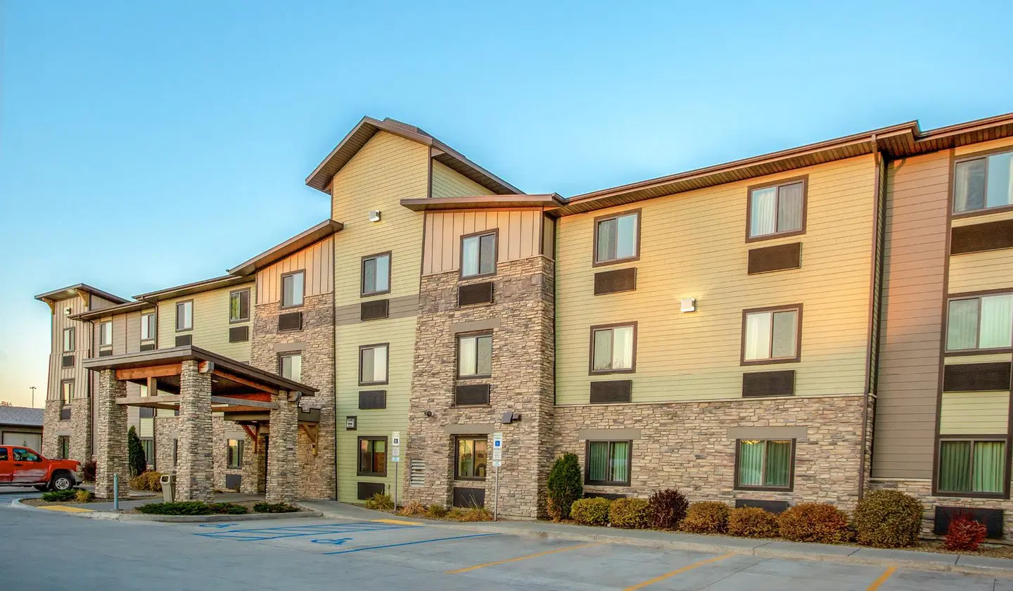 My Place Hotel Bismarck EXTERIOR