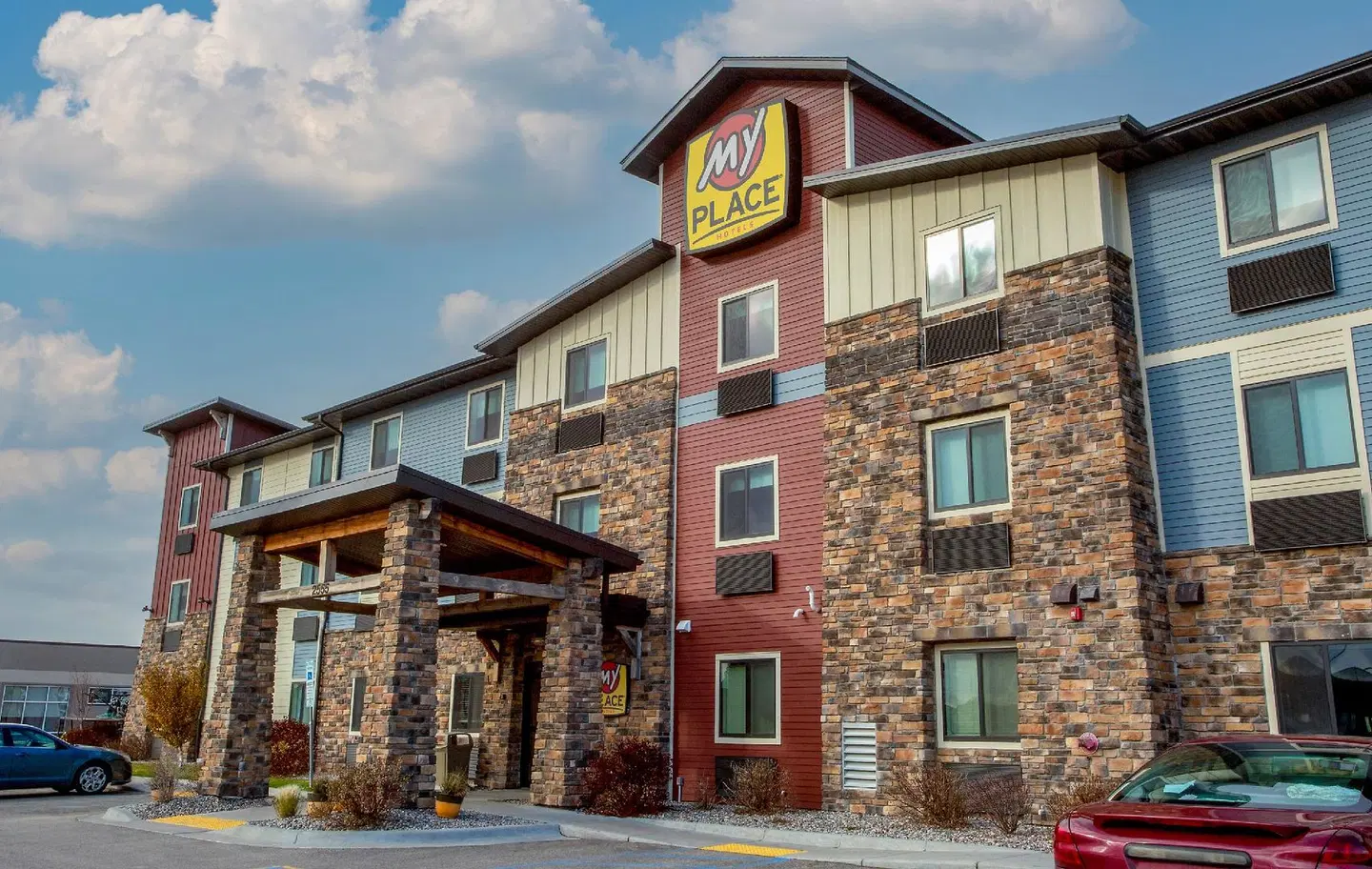 My Place Hotel Fargo EXTERIOR