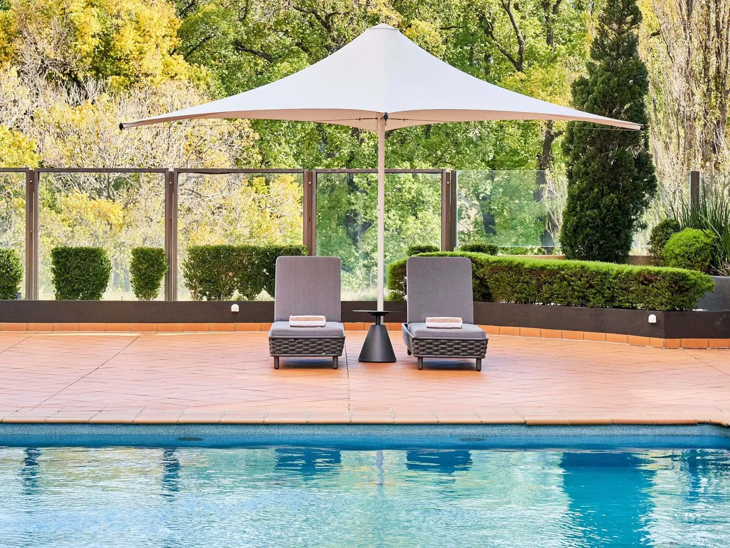 Pullman Melbourne On the Park OUTDOOR_POOL