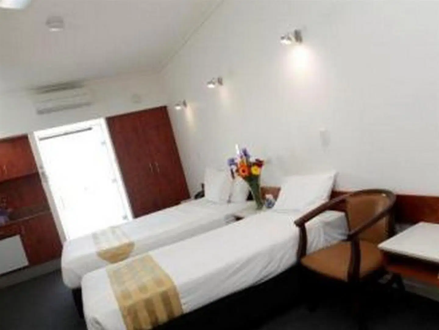 Ayr Traveller's Motel ROOM_EXAMPLE