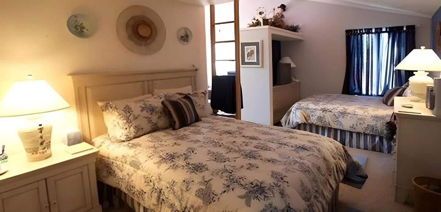 Black Bear Inn ROOM_EXAMPLE