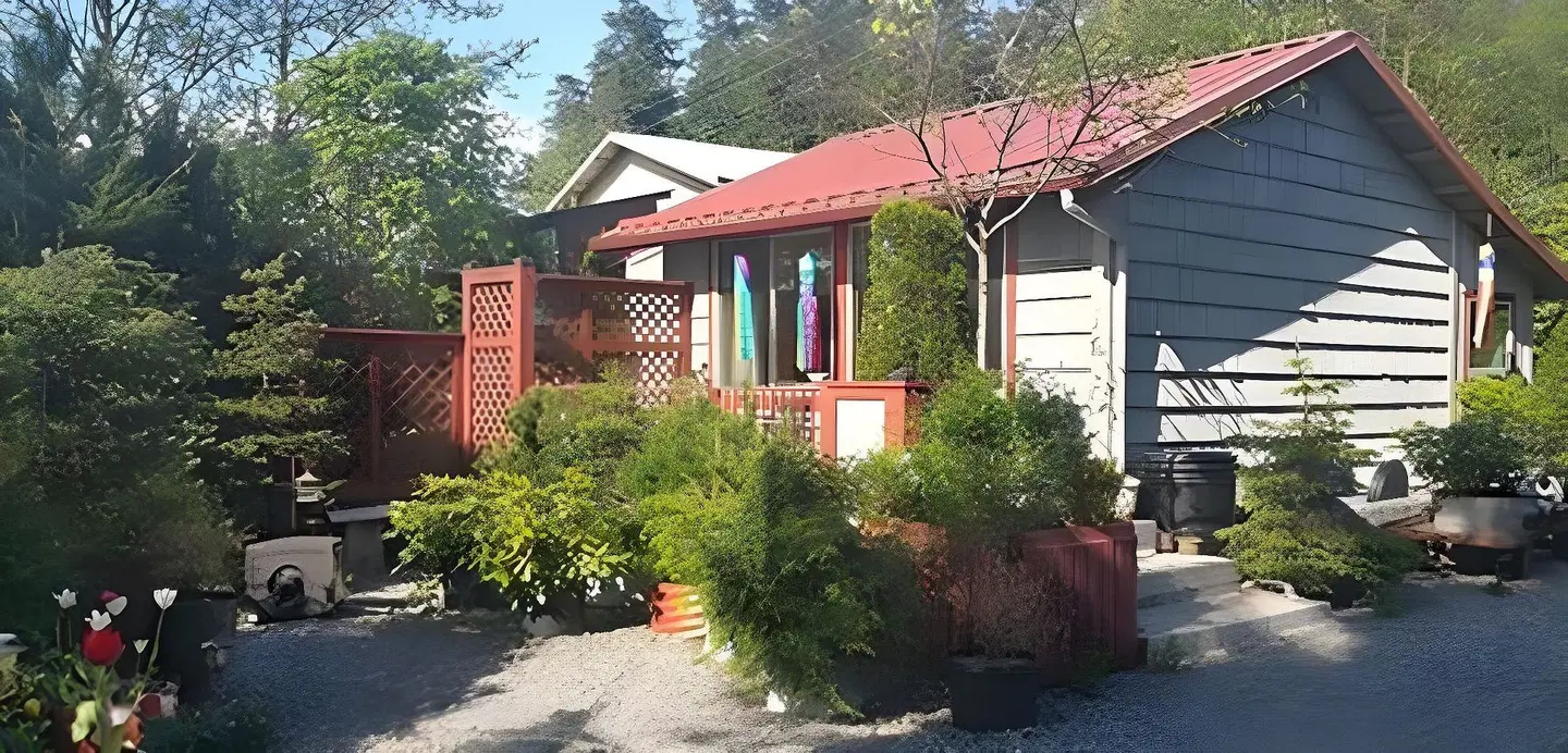 Black Bear Inn EXTERIOR
