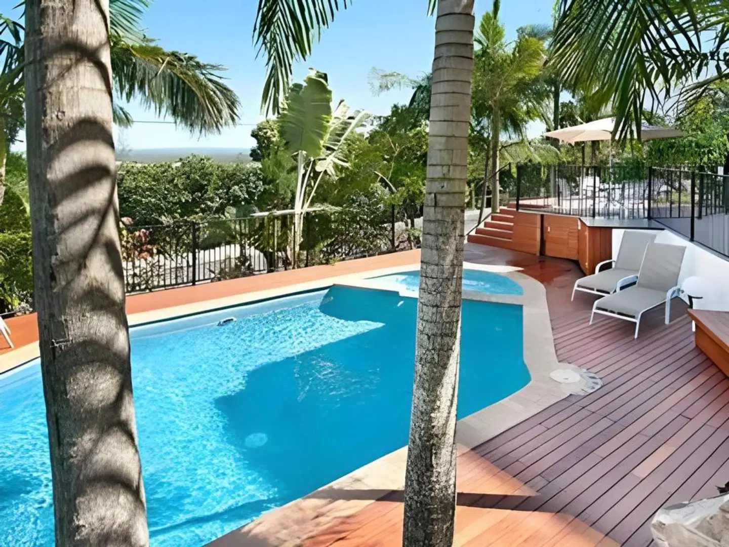 Bali Hai Apartments Noosa OUTDOOR_POOL
