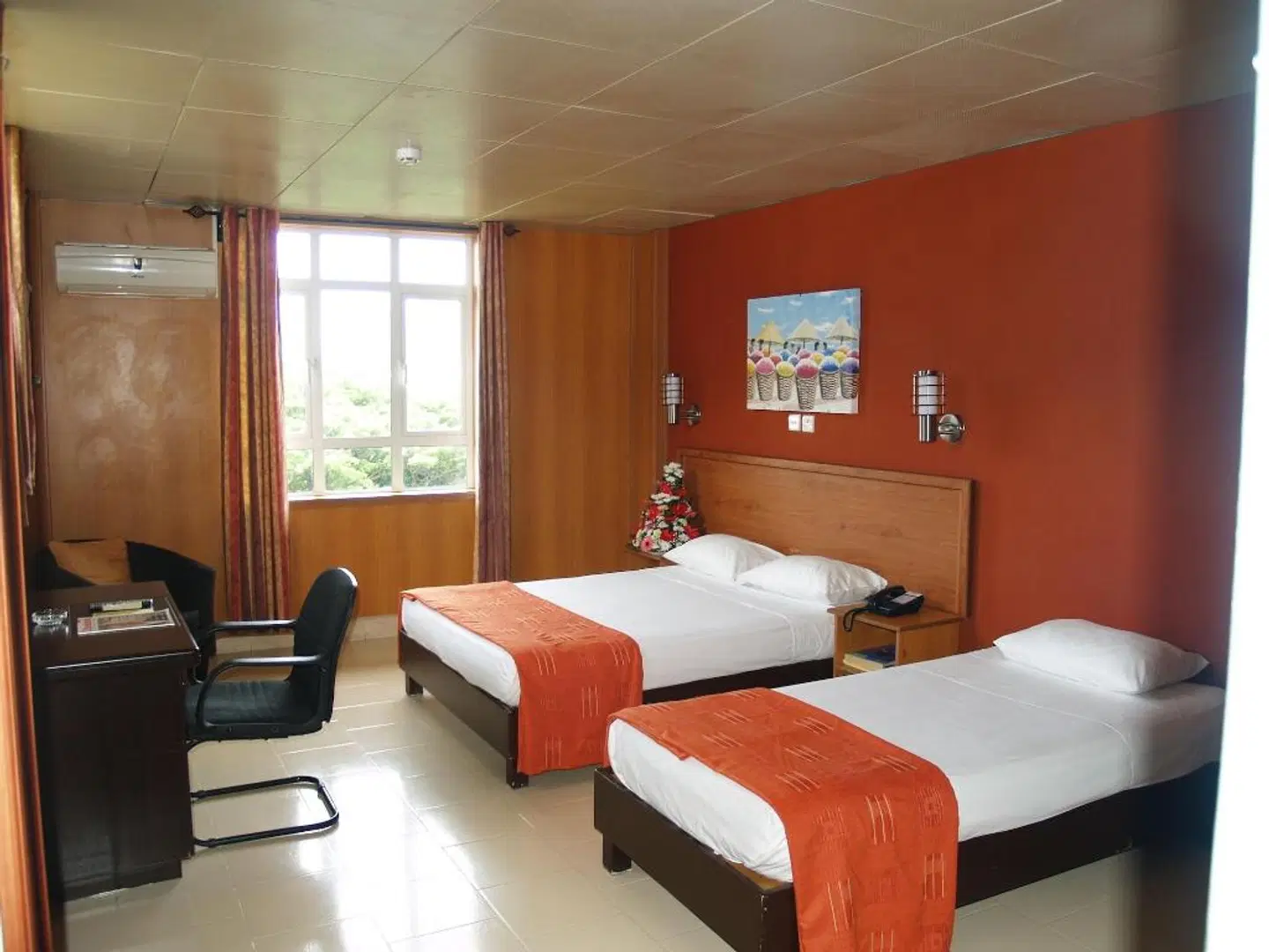 Champ De Mars ROOM_EXAMPLE