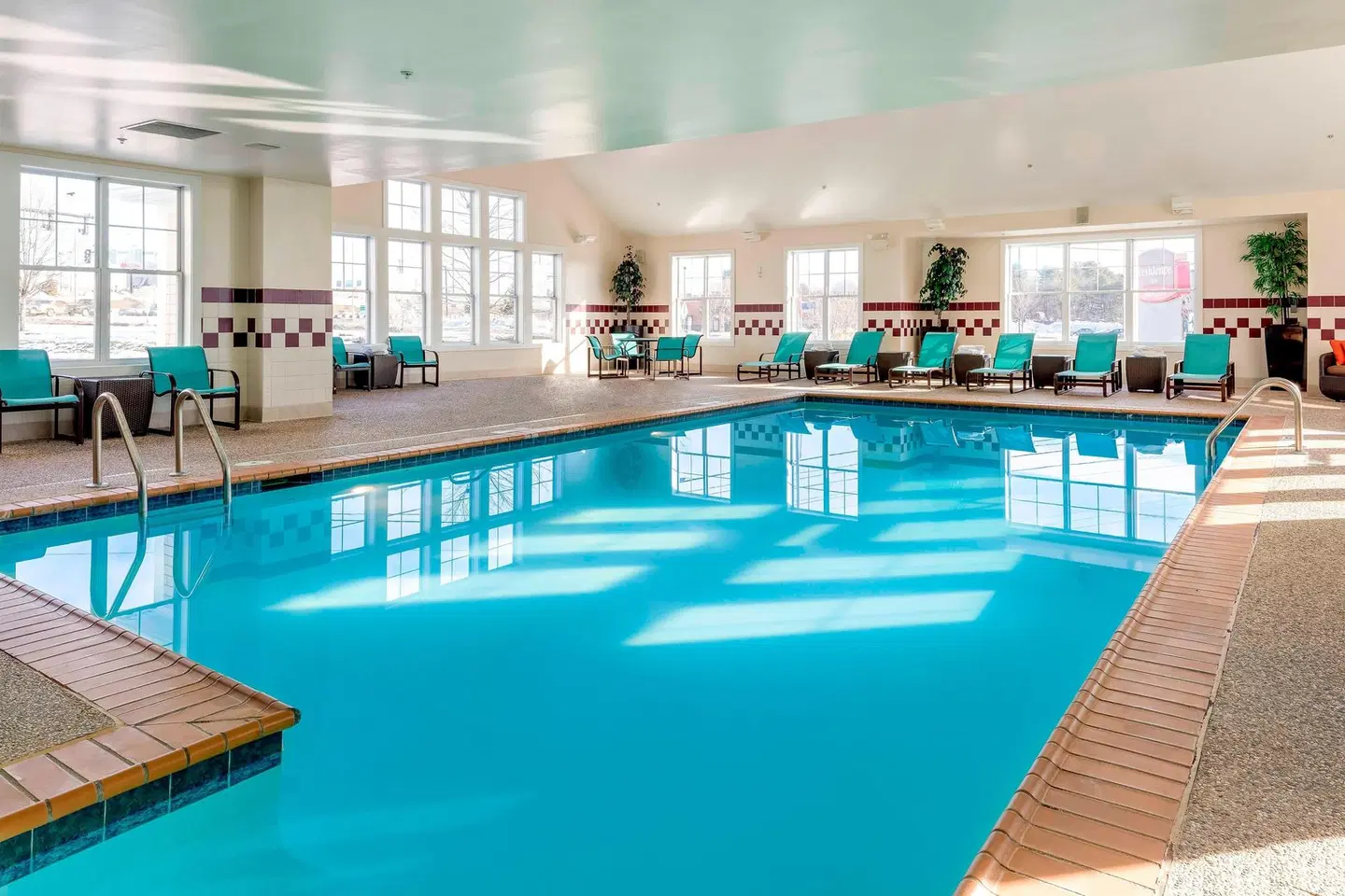 Residence Inn by Marriott Auburn Hallenbad